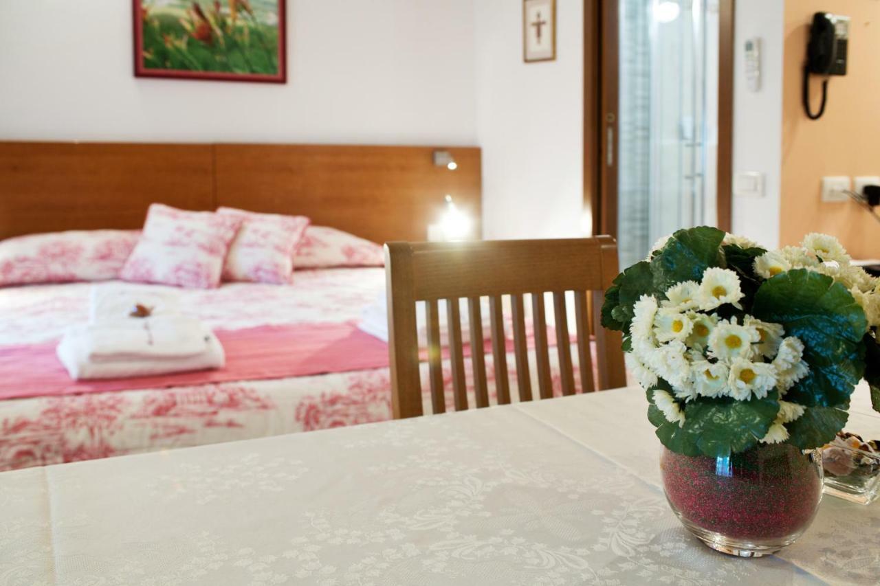 B&B La Casa Di Rosa Vago Екстер'єр фото